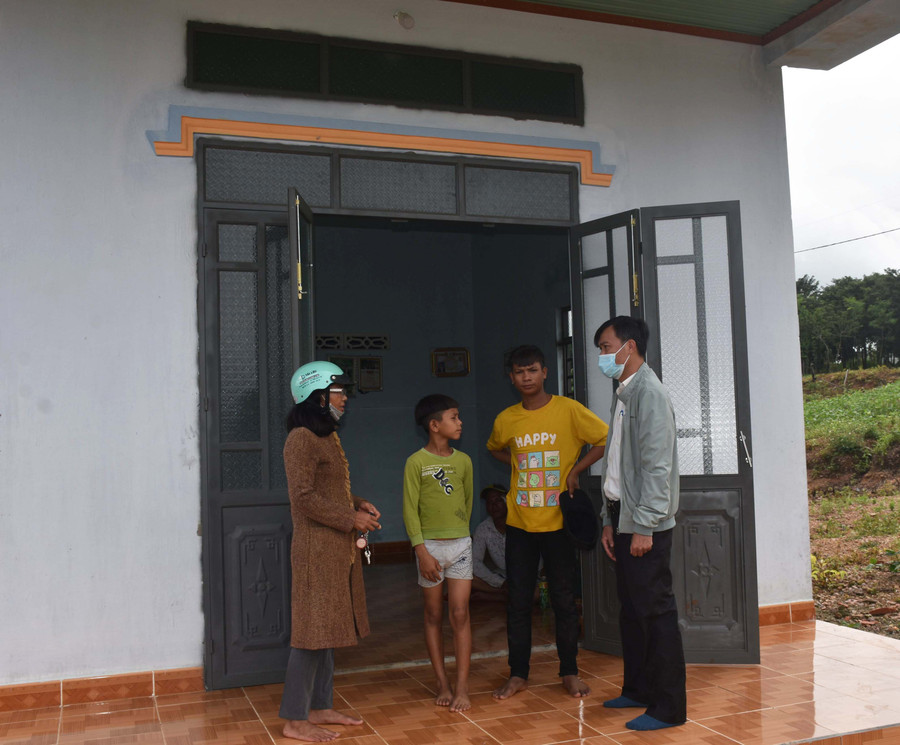 Ngôi nhà xây khang trang của gia đình chị Nay H’Len (làng Ia Bia). Ảnh: Thiên Di