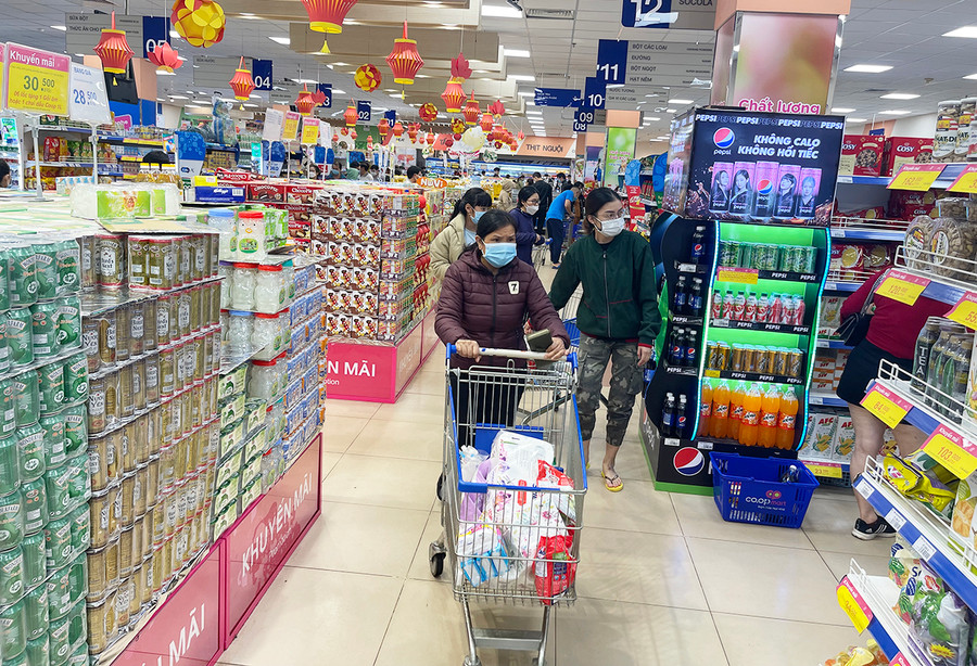 Tỷ lệ hàng Việt chiếm khoảng 95% trong cơ cấu hàng hóa tại Siêu thị Co.op Mart Pleiku. Ảnh: Vũ Thảo Tỷ lệ hàng Việt chiếm khoảng 95% trong cơ cấu hàng hóa tại Siêu thị Co.op Mart Pleiku. Ảnh: Vũ Thảo