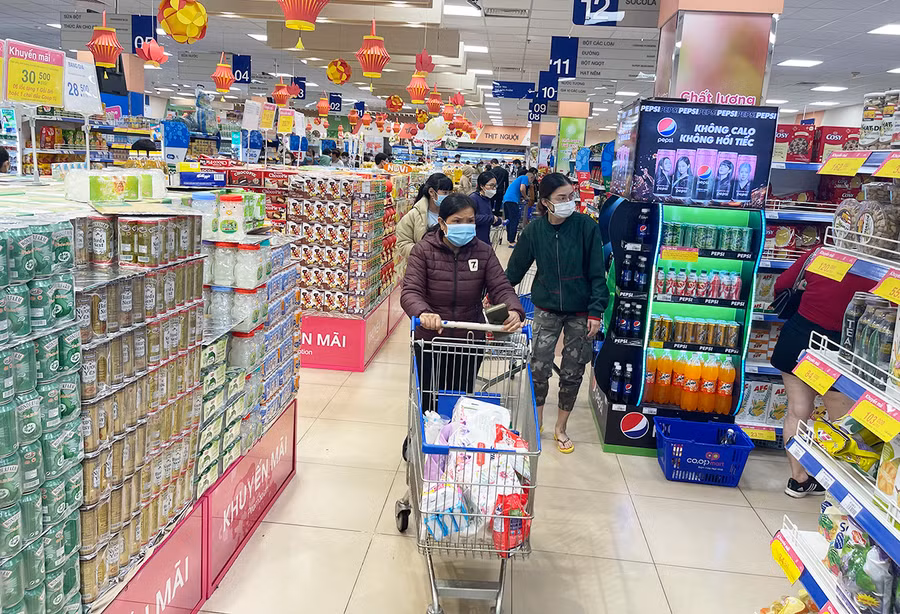 Tỷ lệ hàng Việt chiếm khoảng 95% trong cơ cấu hàng hóa tại Siêu thị Co.op Mart Pleiku. Ảnh: Vũ Thảo
