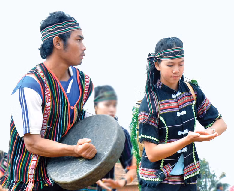 Cồng chiêng và vũ điệu đại ngàn