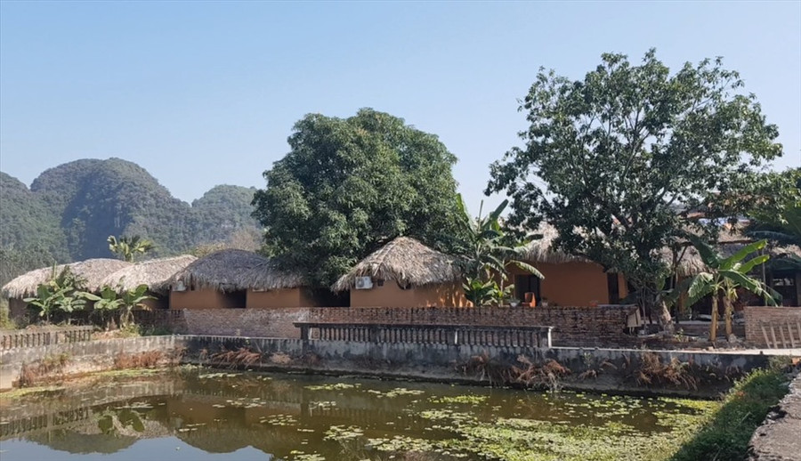 Các chủ homestay tại tỉnh Ninh Bình chấp nhận bán lỗ nhưng vẫn ít người hỏi mua. Ảnh: Nguyễn Trường
