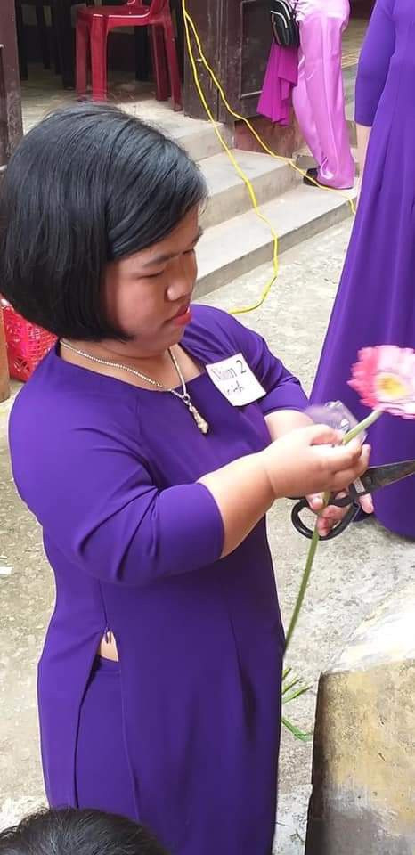 Ngoài học tập, cô gái tí hon đam mê các hoạt động xã hội. Ảnh: TGCC Ngoài học tập, cô gái tí hon đam mê các hoạt động xã hội. Ảnh: TGCC