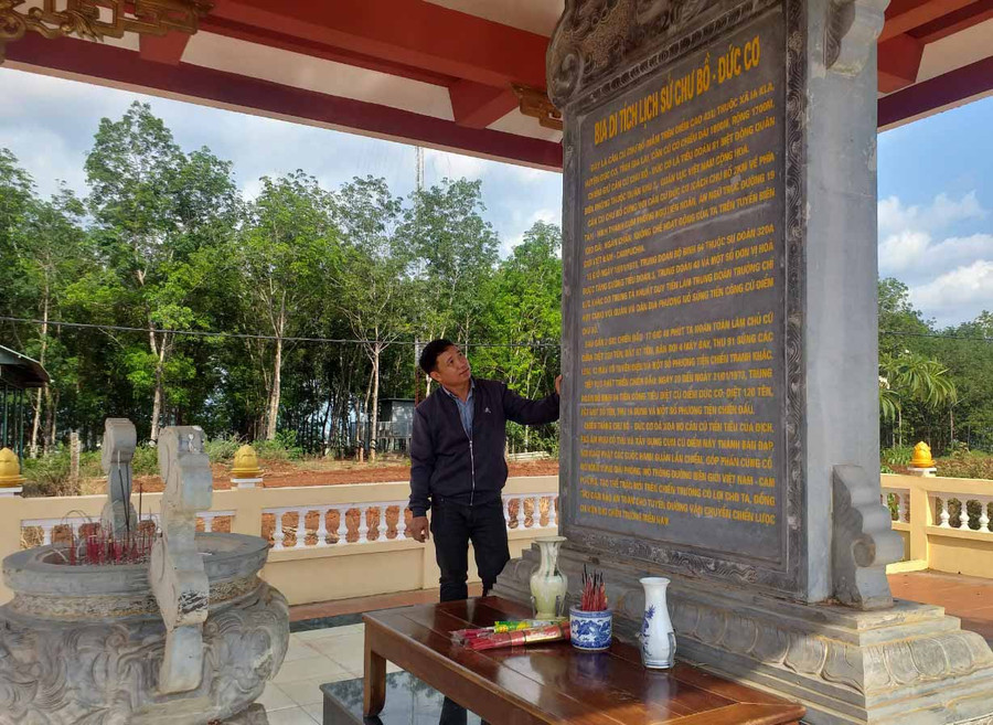Bia di tích Chiến thắng Chư Bồ-Đức Cơ. Ảnh: Hồng Thương