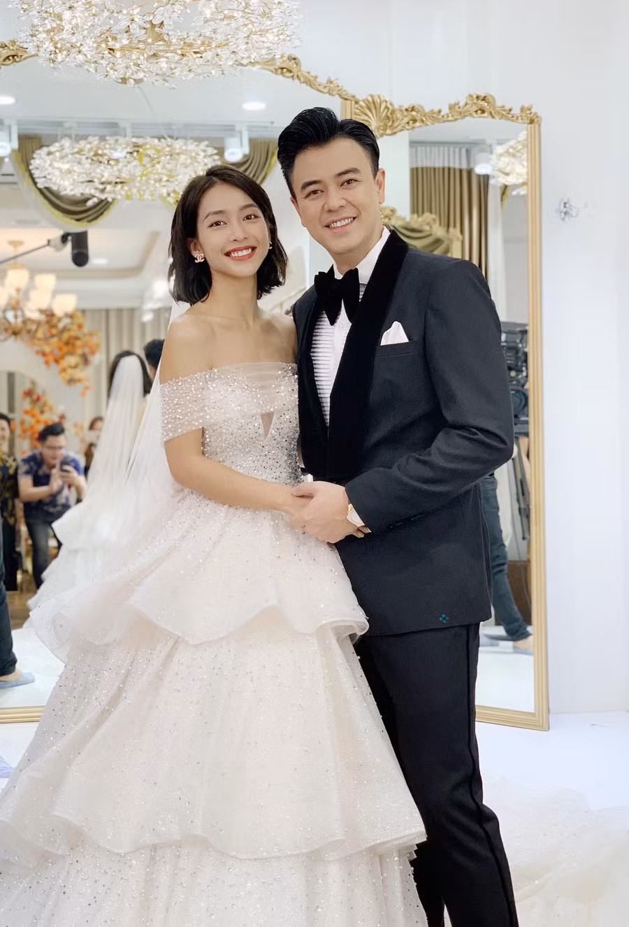 Tuấn Tú đóng cặp với Khả Ngân trong dự án 11 tháng 5 ngày. ẢNH: FBNV