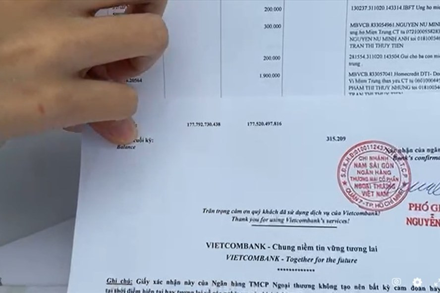  Sao kê tiền từ thiện của một nghệ sĩ. Ảnh: LĐO