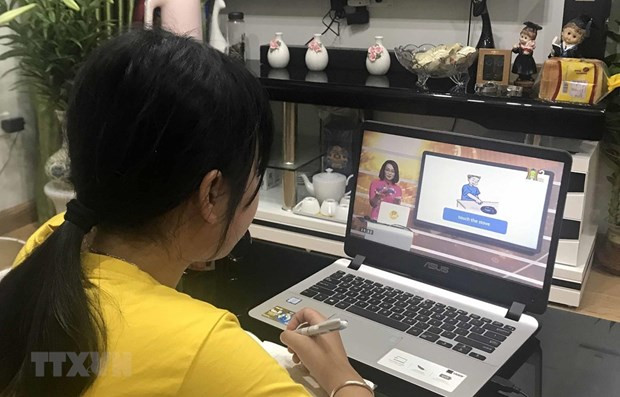 Học sinh ở nhiều địa phương sẽ phải học trực tuyến ngay từ đầu năm học mới. (Ảnh: TTXVN) Học sinh ở nhiều địa phương sẽ phải học trực tuyến ngay từ đầu năm học mới. (Ảnh: TTXVN)