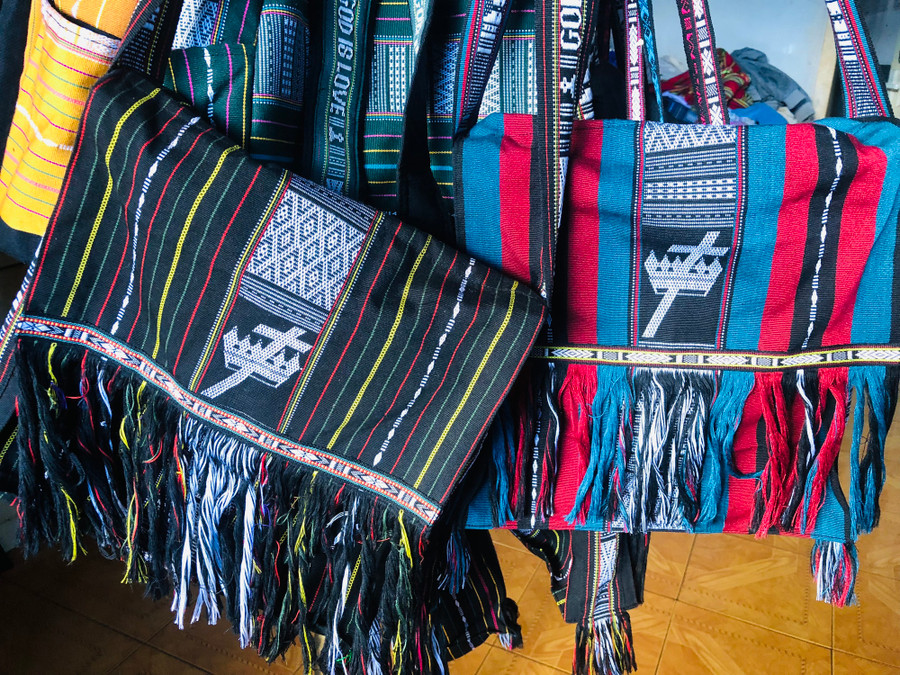 Cuối năm 2020, sản phẩm túi xách của HTX Nông nghiệp và Dệt thổ cẩm Glar đã được công nhận là OCOP 3 sao cấp tỉnh. Cuối năm 2020, sản phẩm túi xách của HTX Nông nghiệp và Dệt thổ cẩm Glar đã được công nhận là OCOP 3 sao cấp tỉnh.