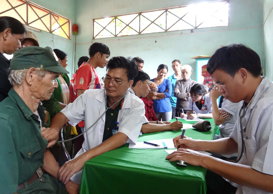 Ông Lê Ngọc Quý-Chủ tịch UBND huyện Ia Grai: Công ty 715 đã có nhiều chủ trương, giải pháp và việc làm cụ thể để giúp địa phương xây dựng nông thôn mới, đặc biệt là các xã nơi đơn vị đứng chân. Cấp ủy, chính quyền địa phương đánh giá cao những việc làm nghĩa tình ấy. 