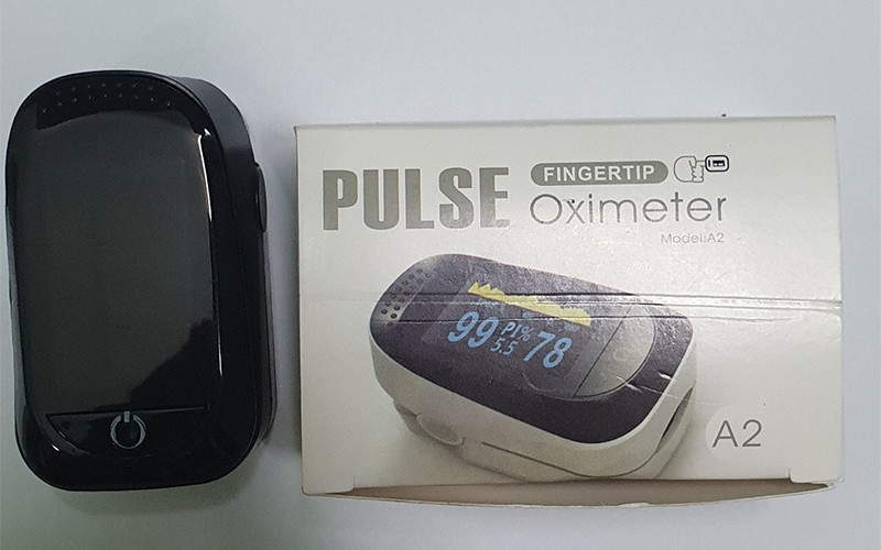  Loại máy đo nồng độ oxy trong máu và nhịp tim không rõ nguồn gốc bị lực lượng chức năng Hưng Yên bắt giữ. Ảnh: Tổng cục Quản lý thị trường