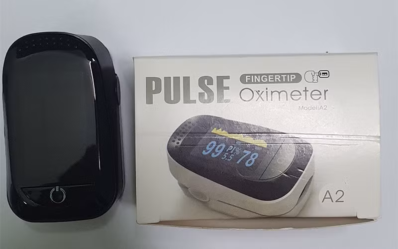  Loại máy đo nồng độ oxy trong máu và nhịp tim không rõ nguồn gốc bị lực lượng chức năng Hưng Yên bắt giữ. Ảnh: Tổng cục Quản lý thị trường