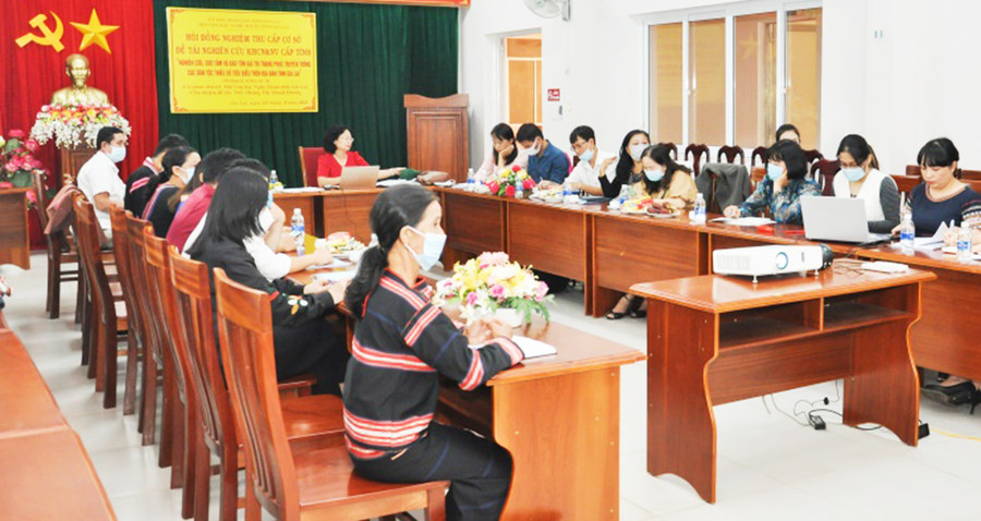  Quang cảnh buổi nghiệm thu cấp cơ sở đề tài khoa học. Ảnh: Bá Tính