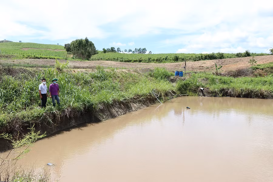 Xã An Thành (huyện Đak Pơ) ưu tiên cải tạo, mở rộng, làm mới ao, hồ để có nguồn nước phục vụ sản xuất nông nghiệp. Ảnh: Phương Vi Xã An Thành xác định nhiệm vụ trọng tâm là mở rộng diện tích ao, hồ nhằm phục vụ sản xuất nông nghiệp, đặc biệt là cây nhãn. Ảnh: Phương Vi