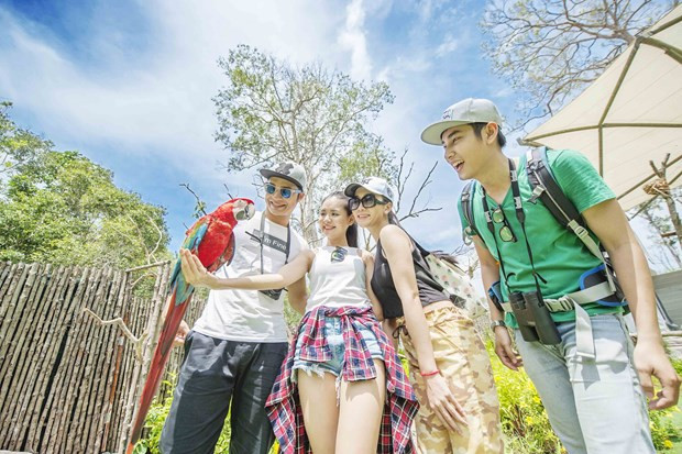 Giới trẻ thích thú khi trải nghiệm Phú Quốc. Ảnh minh họa: CTV/Vietnam+