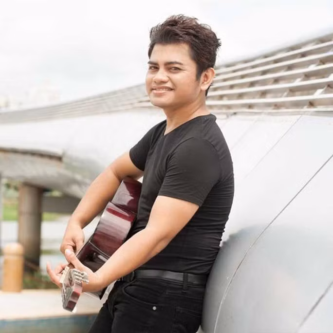 Từ nay giọng ca của núi rừng Tây Nguyên Y Jang Tuyn đã bay xa... Ảnh: T.L