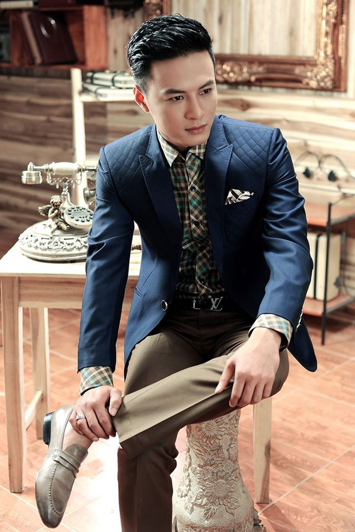 Hồng Đăng quyết định gửi số tiền được hỗ trợ cho những anh chị em trong Nhà hát gặp khó khăn hơn. Ảnh: NVCC