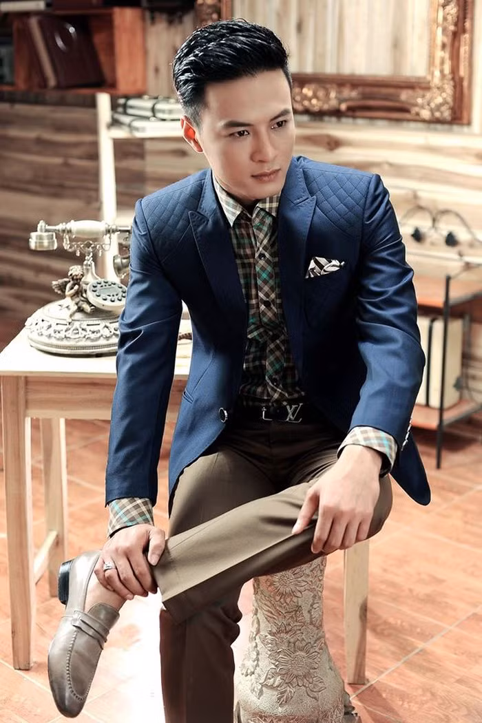 Hồng Đăng quyết định gửi số tiền được hỗ trợ cho những anh chị em trong Nhà hát gặp khó khăn hơn. Ảnh: NVCC