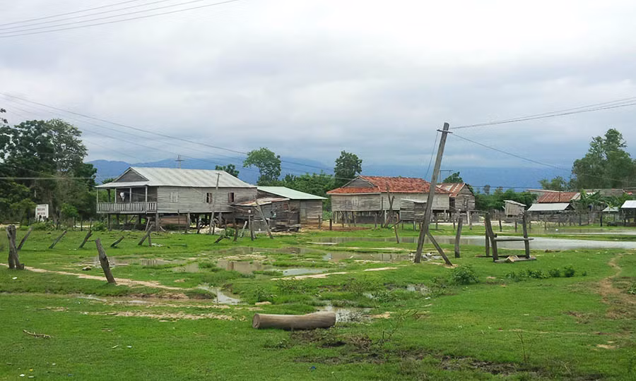 Cơ sở hạ tầng vùng nông thôn Krông Pa vẫn còn nhiều hạn chế. Ảnh Hải Lê