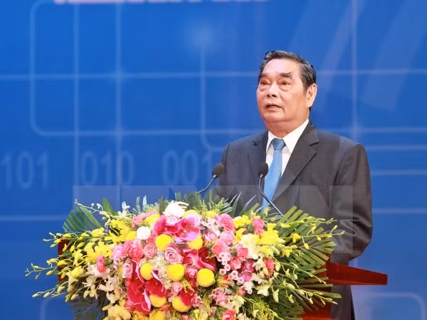 Thường trực Ban Bí thư Lê Hồng Anh phát biểu.