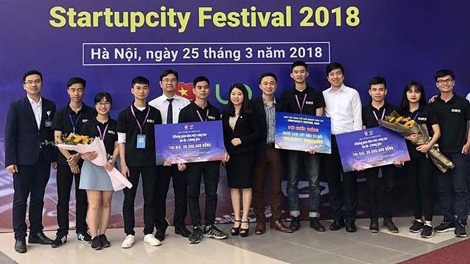 Nhóm nghiên cứu nhận 1 tỉ đồng từ quỹ đầu tư tại cuộc thi “Hành trình thành phố khởi nghiệp sáng tạo Startupcity Roadshow” Nhóm nghiên cứu nhận 1 tỉ đồng từ quỹ đầu tư tại cuộc thi “Hành trình thành phố khởi nghiệp sáng tạo Startupcity Roadshow”