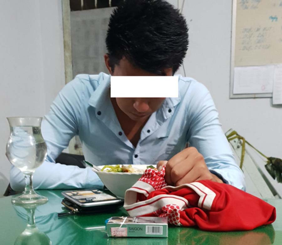  Anh T. đã được lực lượng Công an cứu sống ngay trong đêm khuya. Ảnh do Công an cung cấp.