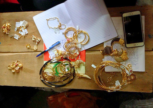 Tang vật vụ trộm vàng ở thị xã Hồng Lĩnh  Tang vật vụ trộm vàng ở thị xã Hồng Lĩnh