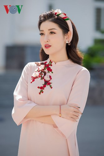 Á hậu Huyền My xuất hiện trong tour tuyển sinh Hoa hậu Việt Nam 2018 cuối cùng tại Đại học Hà Nội. Á hậu Huyền My xuất hiện trong tour tuyển sinh Hoa hậu Việt Nam 2018 cuối cùng tại Đại học Hà Nội.