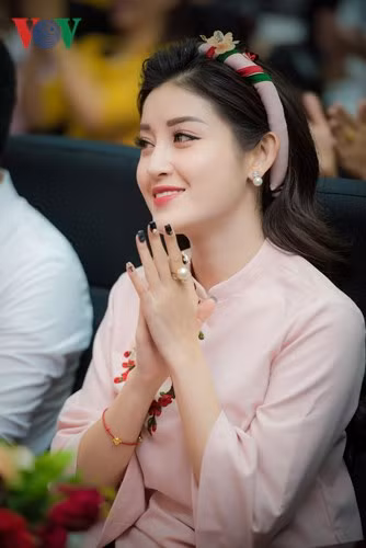  Được biết, sắp tới cô sẽ dẫn dắt một chương trình mới của VTV24.