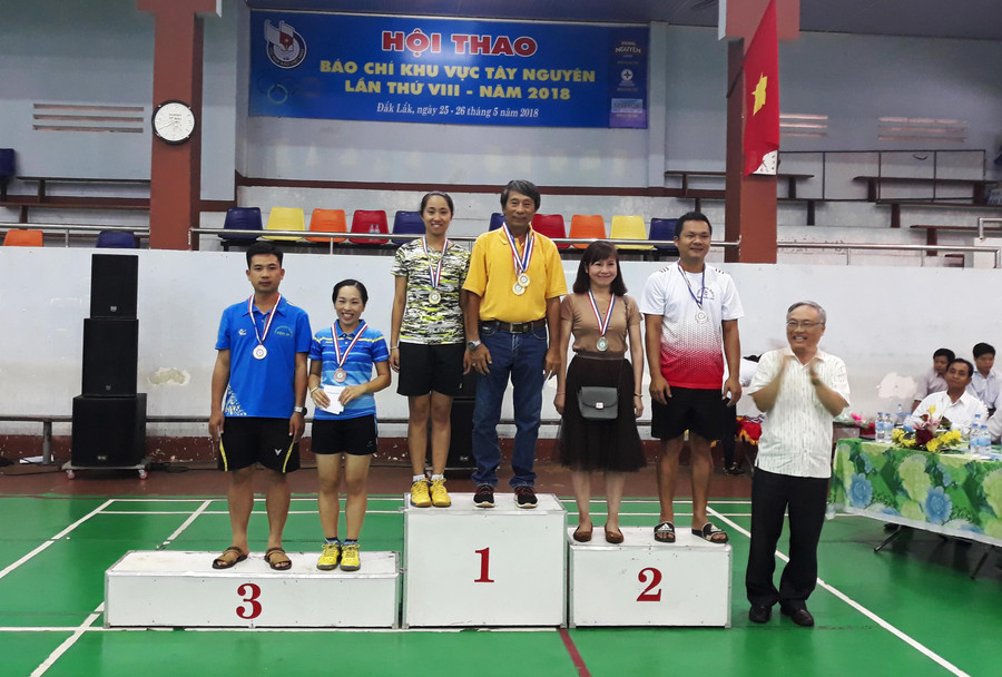 Đoàn Gia Lai đạt huy chương vàng ở nội dung cầu lông đôi nam nữ. Ảnh: Q.T