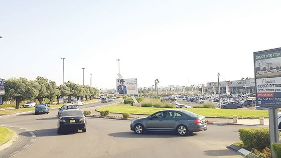 Hiếm thấy người dân Jerusalem đi bộ ra đường trong giờ làm việc