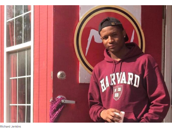  Nam sinh Richard Jenkins đã trúng tuyển vào Đại học Harvard và nhận được học bổng toàn phần Ảnh chụp màn hình CNBC News