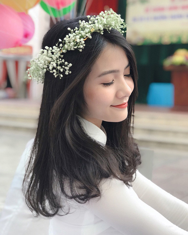 Không chỉ xinh đẹp, Giang còn có khá nhiều tài lẻ như thích hát, múa. Và nhất là cô bạn 10x rất thích được chụp ảnh và diễn xuất cũng rất đạt trước ống kính.  Không chỉ xinh đẹp, Giang còn có khá nhiều tài lẻ như thích hát, múa. Và nhất là cô bạn 10x rất thích được chụp ảnh và diễn xuất cũng rất đạt trước ống kính.