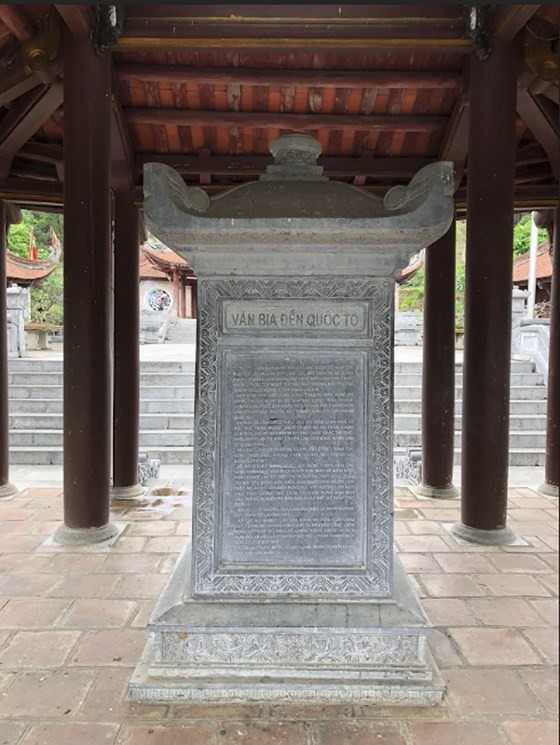 Văn bia đền Quốc Tổ
