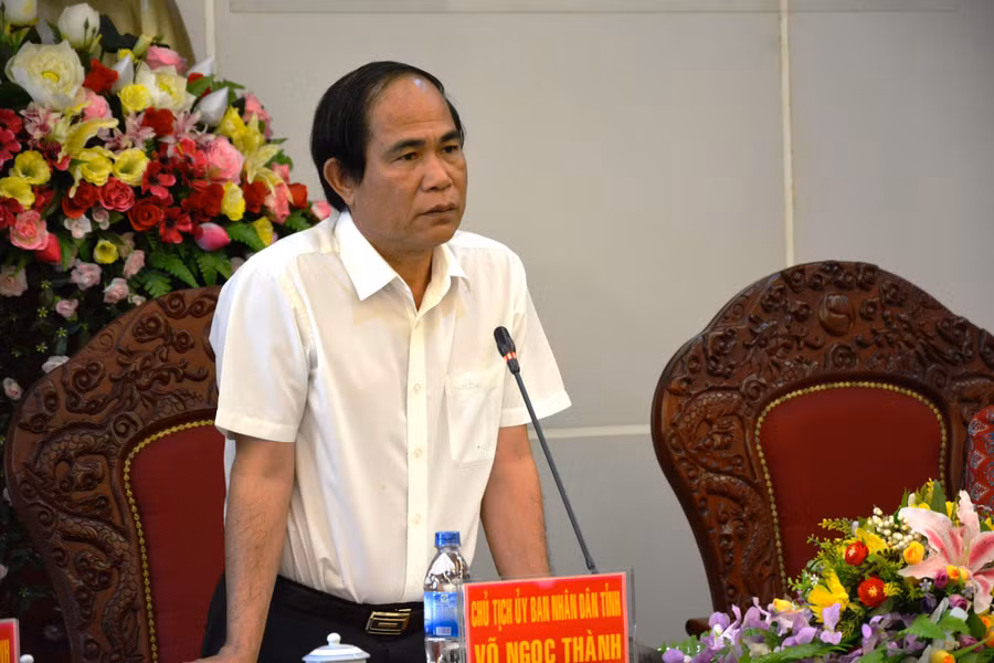 Chủ tịch UBND tỉnh Võ Ngọc Thành phát biểu tại hội nghị. Ảnh: Trần Dung