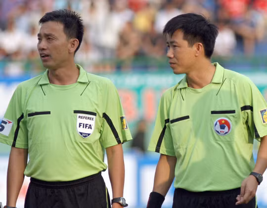 Ông Võ Minh Trí (trái) thừa kinh nghiệm điều hành giới trọng tài.