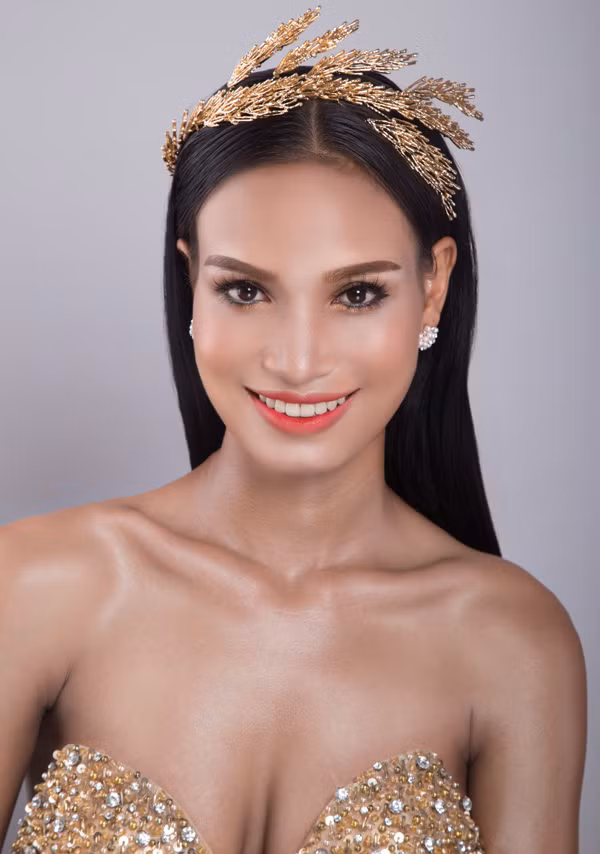 Bộ ảnh được thực hiện với sự hỗ trợ của Makeup: Hồ Thiên Tuấn, Photo: KD Trần.