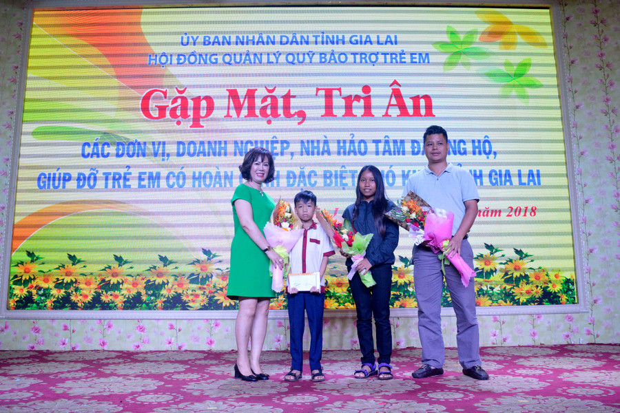 Doanh nghiệp tài trợ trực tiếp cho trẻ em đặc biệt khó khăn, mắc bệnh hiểm nghèo. Ảnh: H.T Doanh nghiệp tài trợ trực tiếp cho trẻ em đặc biệt khó khăn, mắc bệnh hiểm nghèo. Ảnh: H.T