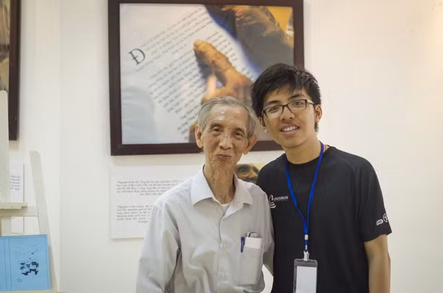  Linh mở triển lãm ảnh “Young 4 Old”.