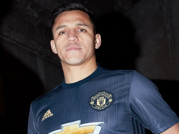 Sanchez trong màu áo mới của Manchester United.