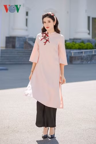  Trước đó, Huyền My đã đồng hành cùng tour tuyển sinh Hoa hậu Việt Nam tại trường đại học Thái Nguyên. 