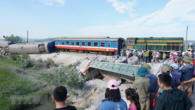 Tổng công ty Đường sắt đang khẩn trương phối hợp với các cơ quan chức năng làm rõ nguyên nhân vụ tai nạn (Ảnh: TTXVN phát)