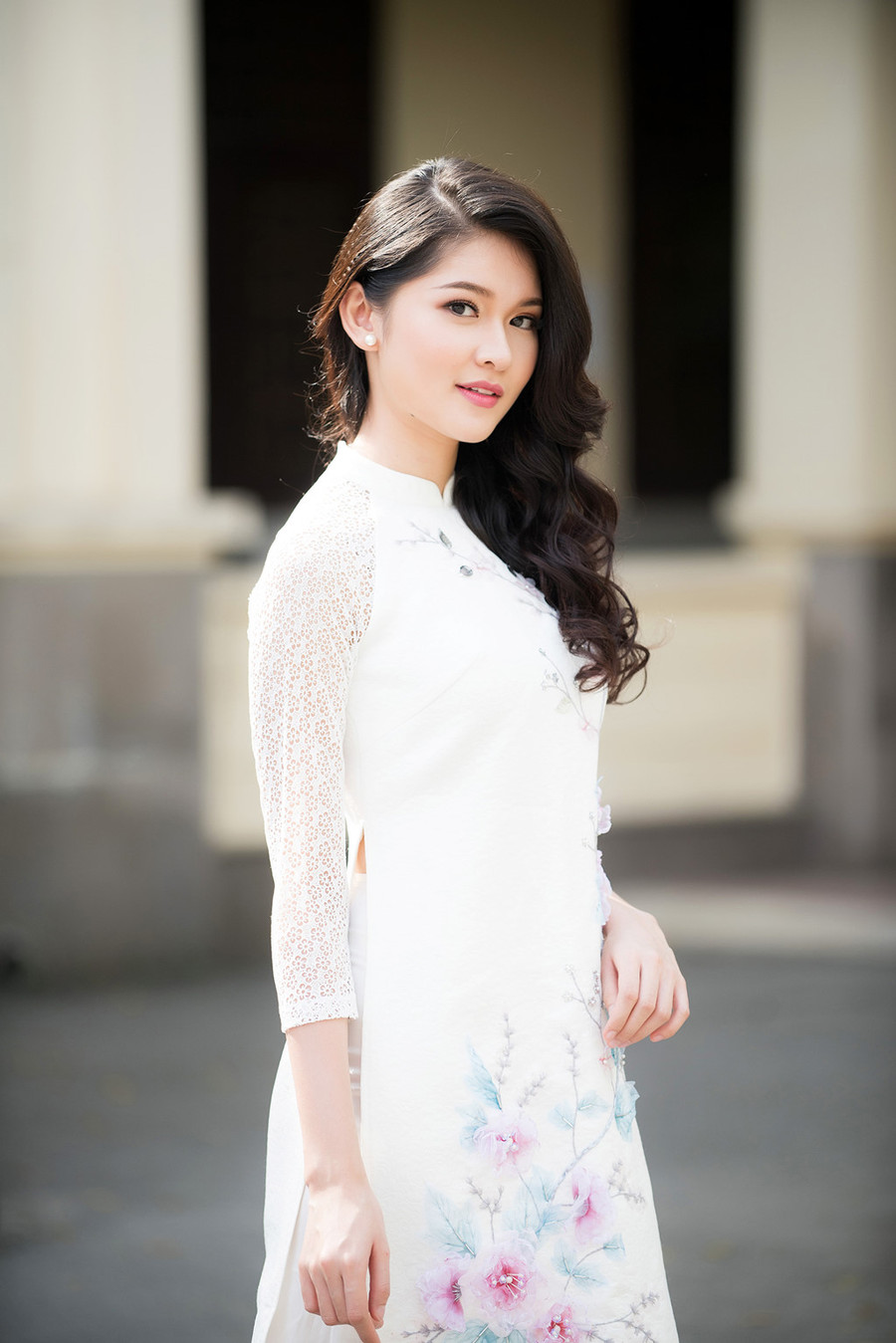 Á hậu 2 Hoa hậu Việt Nam 2016 - Thùy Dung cũng bay từ TPHCM ra Hải Phòng tham gia chương trình. Là top 3 đương kim, cô sẽ có chuỗi hoạt động đồng hành ở nhiều vai trò trong cuộc thi năm nay.  Á hậu 2 Hoa hậu Việt Nam 2016 - Thùy Dung cũng bay từ TPHCM ra Hải Phòng tham gia chương trình. Là top 3 đương kim, cô sẽ có chuỗi hoạt động đồng hành ở nhiều vai trò trong cuộc thi năm nay.