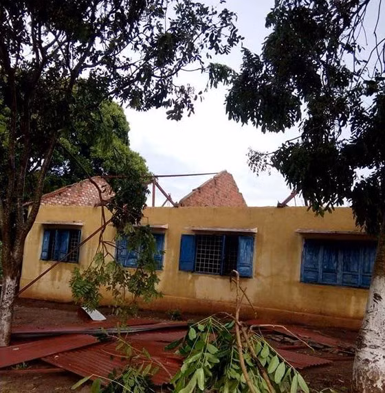 Một điểm trường bị tốc mái Một điểm trường bị tốc mái