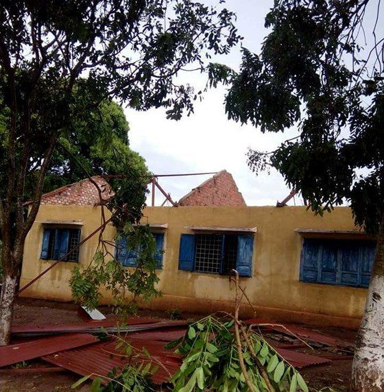 Một điểm trường bị tốc mái Một điểm trường bị tốc mái