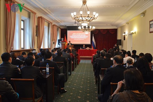 Ông Nguyễn Thiện Nhân gặp gỡ cán bộ, nhân viên Đại sứ quán.