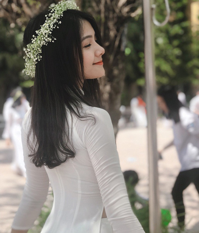 Hiện tại, trang cá nhân của Giang đã có hơn 37.000 người theo dõi, trong đó đa phần là những bạn trẻ hâm mộ vẻ đẹp trong sáng của cô Hiện tại, trang cá nhân của Giang đã có hơn 37.000 người theo dõi, trong đó đa phần là những bạn trẻ hâm mộ vẻ đẹp trong sáng của cô