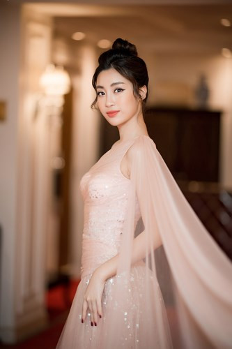 Cách đây ít ngày, thông tin Mỹ Linh top 64 Miss Grand Slam 2017 – Hoa hậu của các Hoa hậu 2017 do chuyên trang sắc đẹp uy tín Global Beauties công bố khiến nhiều người hâm mộ không khỏi tự hào.
