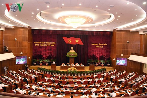 Hội nghị Trung ương 7 thảo luận Đề án “Tập trung xây dựng đội ngũ cán bộ các cấp, nhất là cấp chiến lược đủ phẩm chất, năng lực và uy tín, ngang tầm nhiệm vụ