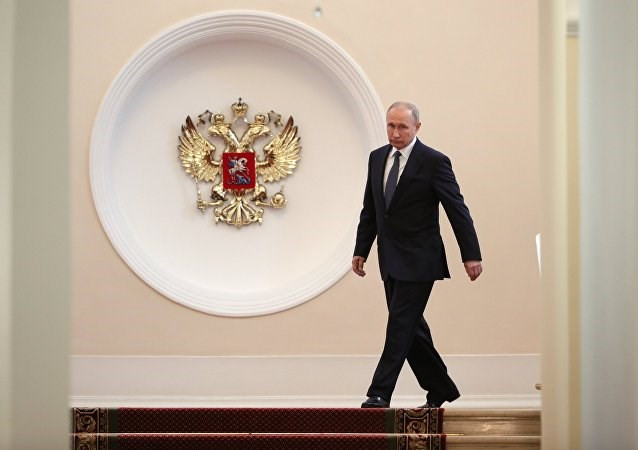 Ông Putin đắc cử nhiệm kỳ tổng thống lần thứ 4 với tỷ lệ áp đảo gần 78% phiếu ủng hộ, tương đương 55 triệu cử tri, trong cuộc bầu cử hồi tháng 3.(Nguồn: Sputnik)