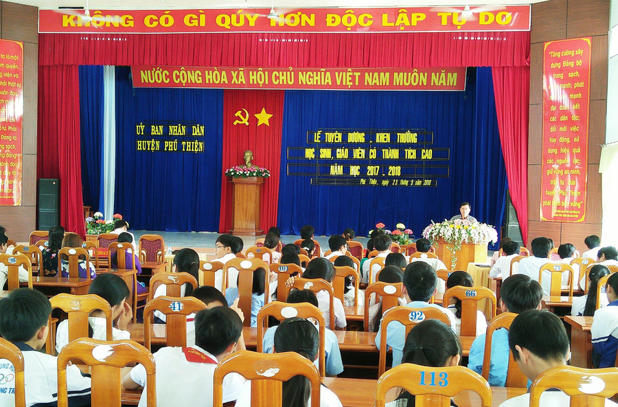 Quang cảnh buổi lễ tuyên dương. Ảnh: T.D Quang cảnh buổi lễ tuyên dương. Ảnh: T.D