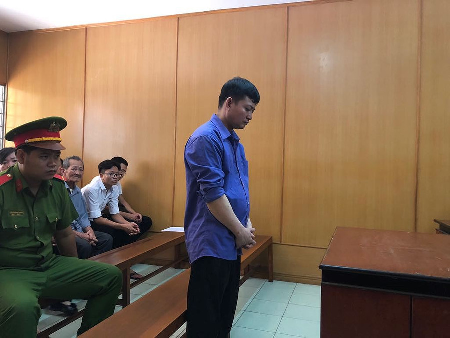 Nguyễn Văn Nghĩa tại tòa sáng nay. Nguyễn Văn Nghĩa tại tòa sáng nay.